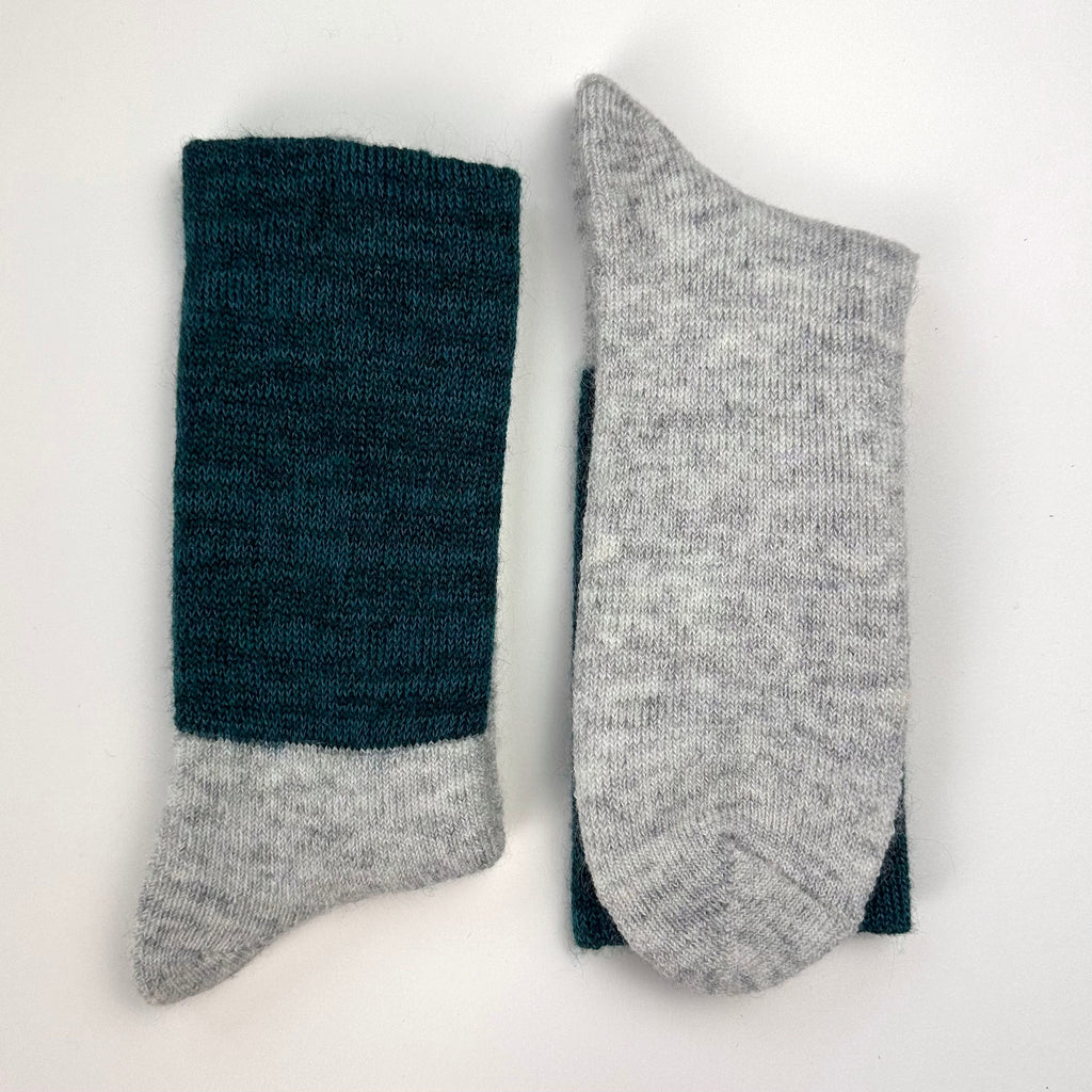 Nishiguchi Kutsushita teal and grey wool socks
