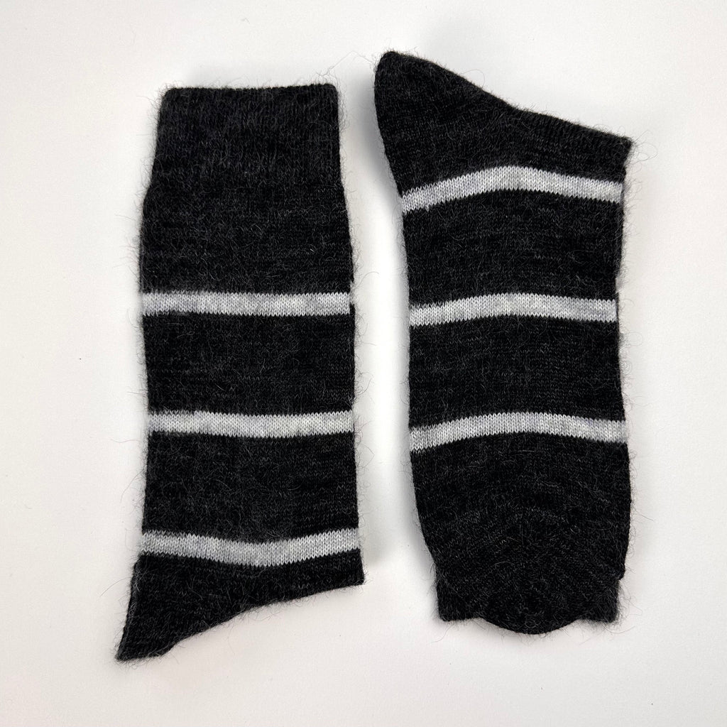 Nishiguchi Kutsushita charcoal and grey striped socks