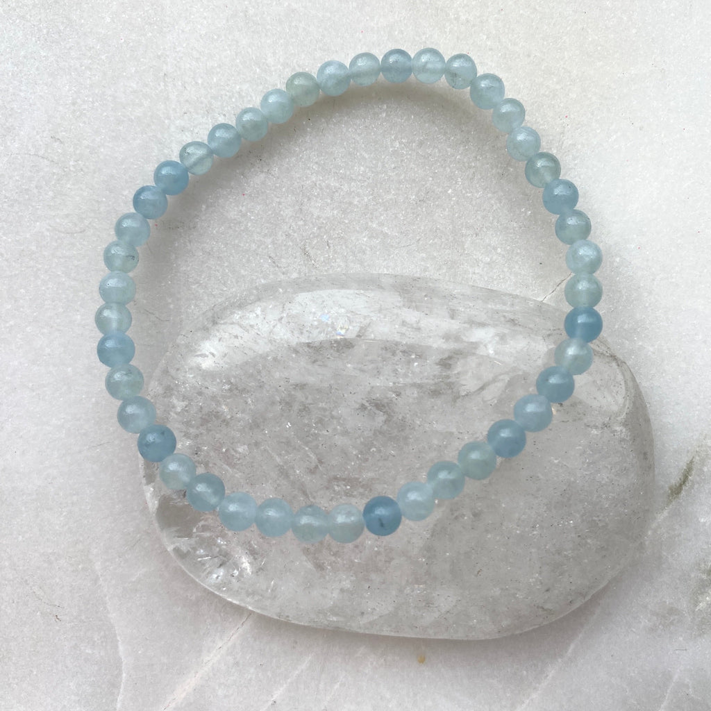 Aquamarine semi precious stone elasticated beaded bracelet.jpg